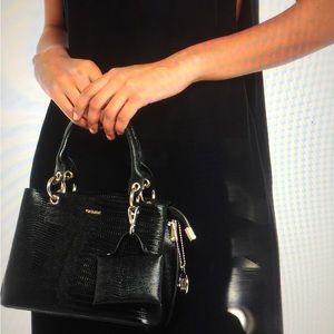 Manoukan black shoulder bag.
